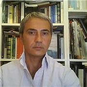 sono un laureato in lettere grande appassionato di Storia